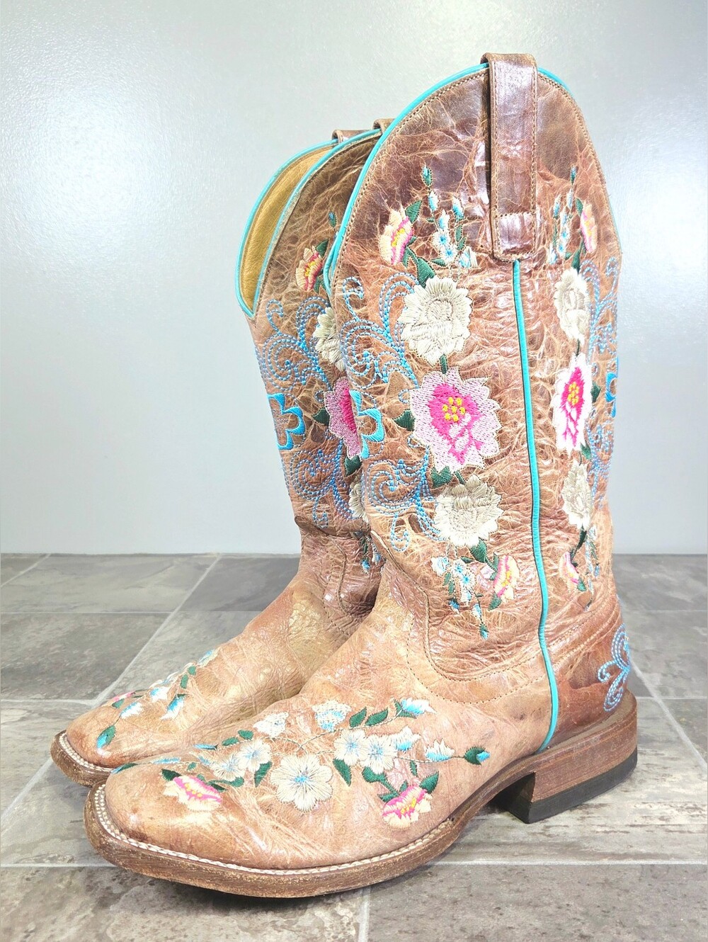 MACIE BEAN ROSE GARDEN EMBROIDERED FLORAL WESTERN BOOTS M9012.